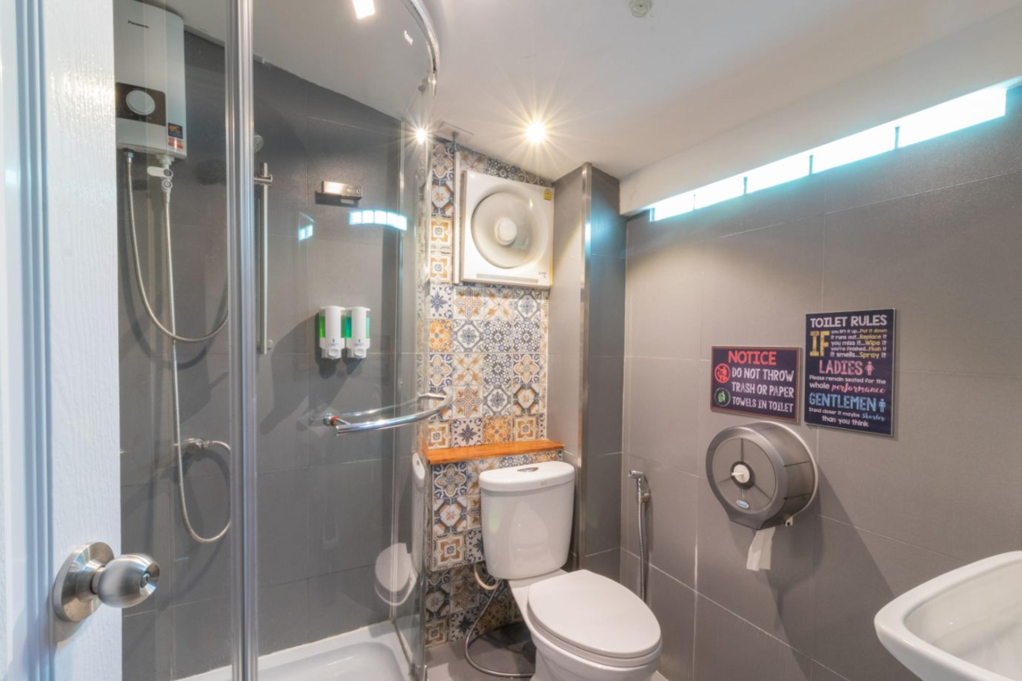 4Share Hostel (Adults Only) Bangkok Eksteriør billede